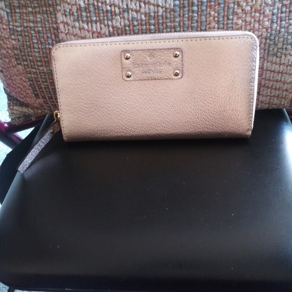 Kate Spade Zip Around Wallet